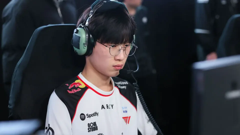 Za T1 debutoval 18letý Painter, na výhru proti Hanwha Life Esports to ale nestačilo